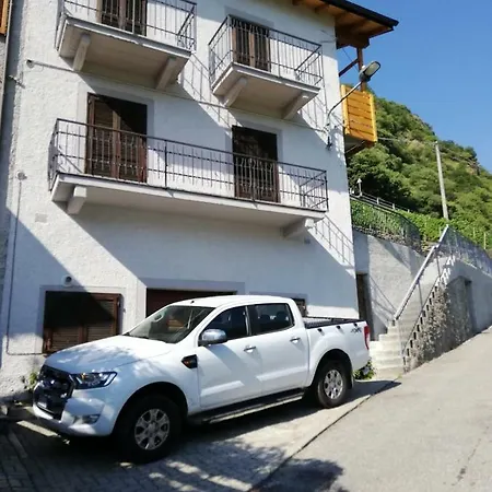 Al Vigneto Holiday home Teglio